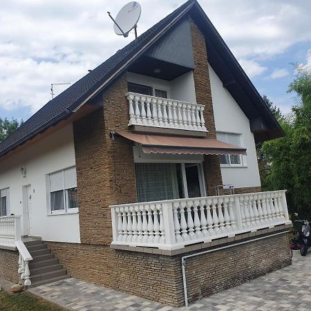 Wolf Vendégház Balatonkeresztúr Exterior foto