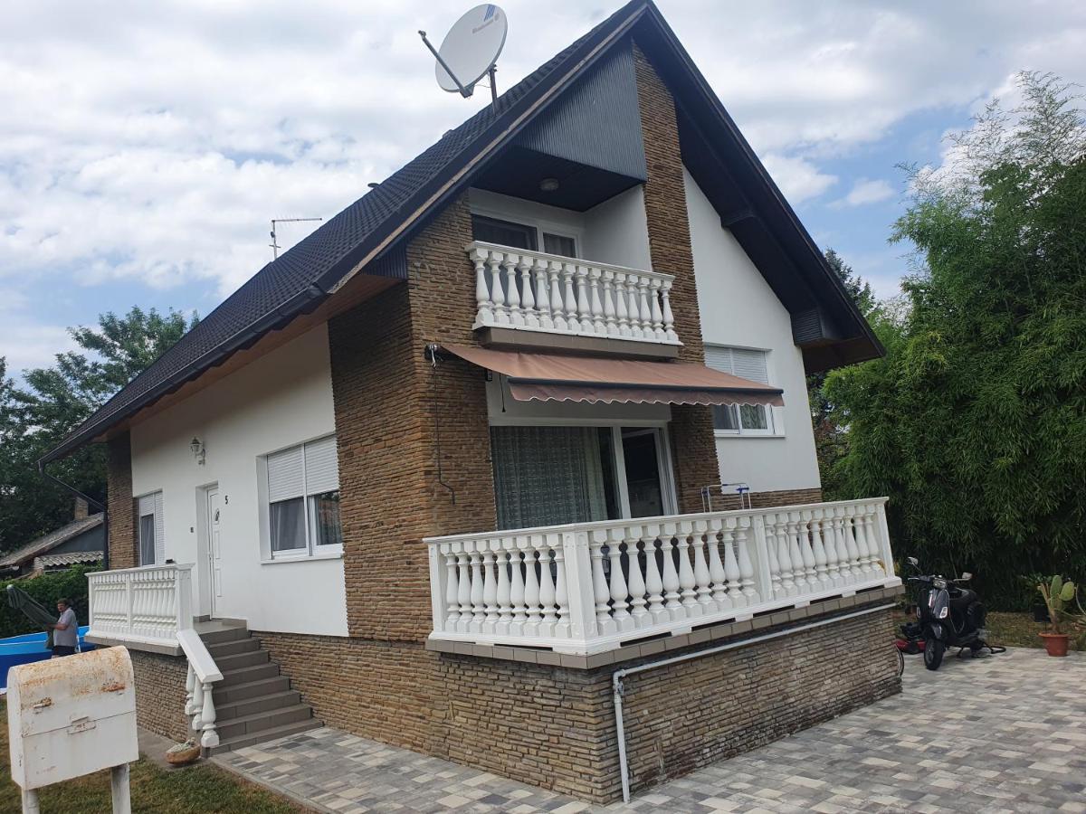 Wolf Vendégház Balatonkeresztúr Exterior foto